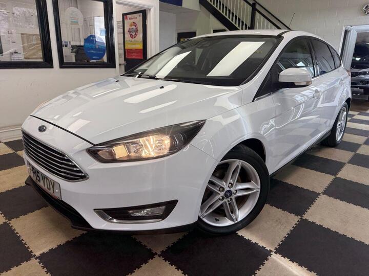 Ford FOCUS 1.6 Titanium Powershift Euro 6 5dr