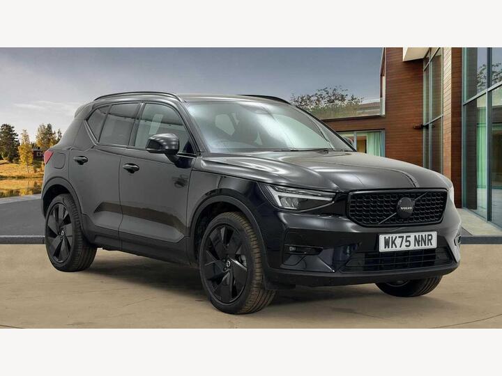 Volvo XC40 2.0 B3 MHEV Plus Black Edition DCT Auto Euro 6 (s/s) 5dr