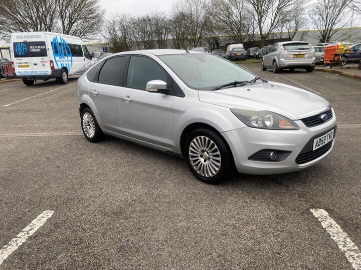 Ford Focus 1.6 Titanium 5dr