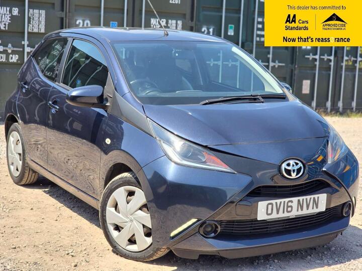 Toyota AYGO 1.0 VVT-i X-play X-shift Euro 6 5dr