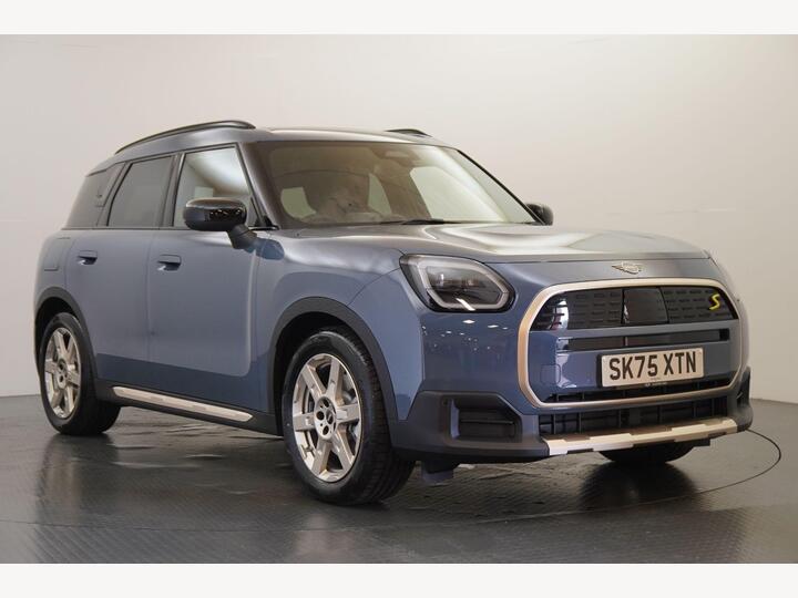 MINI Countryman SE 66.5kWh Exclusive Auto ALL4 5dr
