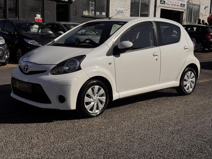 Toyota AYGO 1.0 VVT-i Move Euro 5 5dr