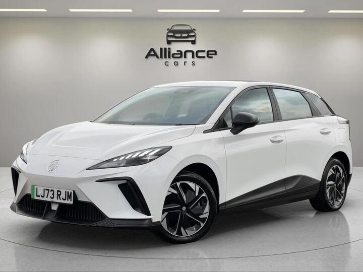 MG MG4 64kWh SE Long Range Auto 5dr