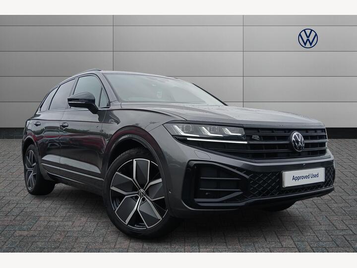 Volkswagen Touareg 3.0 TDI V6 Black Edition Tiptronic 4Motion Euro 6 (s/s) 5dr Volkswagen Touareg 3.0 TDI V6 Black Edition Tiptronic 4Motion Euro 6 (s/s) 5dr