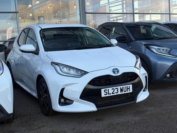 Toyota Yaris 1.5 VVT-h Design E-CVT Euro 6 (s/s) 5dr