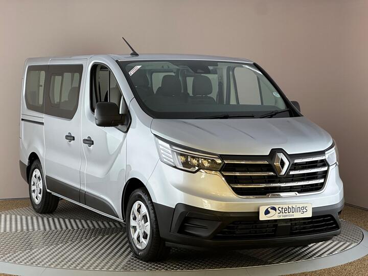 Renault Trafic 2.0 Dci Advance WAV 5 Seat. Renault Trafic 2.0 Dci Advance WAV 5 Seat.