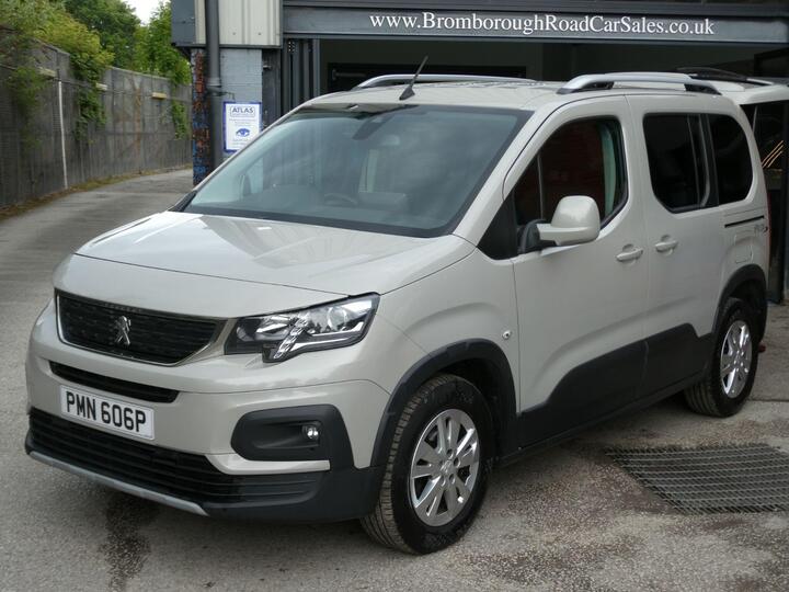 Peugeot Rifter 1.5 BlueHDi Allure Premium Standard MPV Euro 6 (s/s) 5dr Peugeot Rifter 1.5 BlueHDi Allure Premium Standard MPV Euro 6 (s/s) 5dr