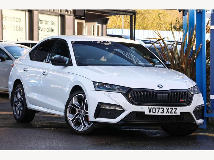 Skoda OCTAVIA 1.4 TSI IV 13kWh VRS DSG Euro 6 (s/s) 5dr Skoda OCTAVIA 1.4 TSI IV 13kWh VRS DSG Euro 6 (s/s) 5dr