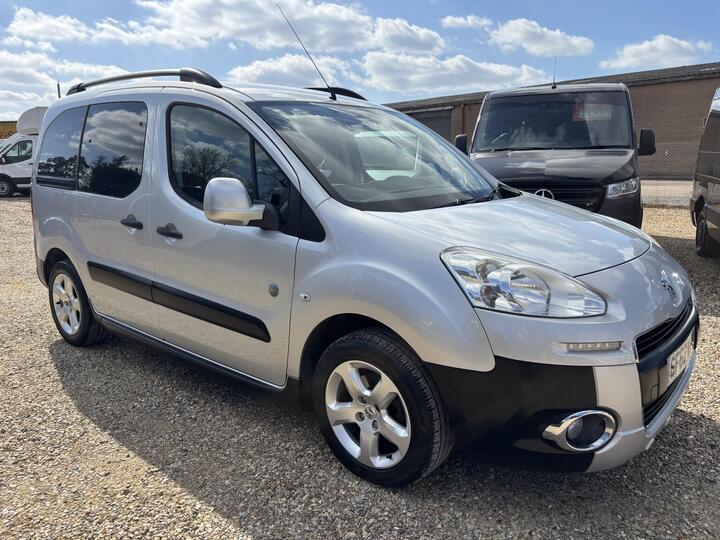 Peugeot PARTNER TEPEE 1.6 HDi 8v Tepee Outdoor 5dr Peugeot PARTNER TEPEE 1.6 HDi 8v Tepee Outdoor 5dr