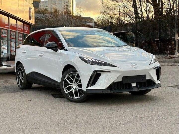 MG MG4 64kWh Trophy Long Range Auto 5dr