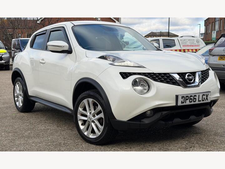 Nissan Juke 1.6 N-Connecta XTRON Euro 6 5dr