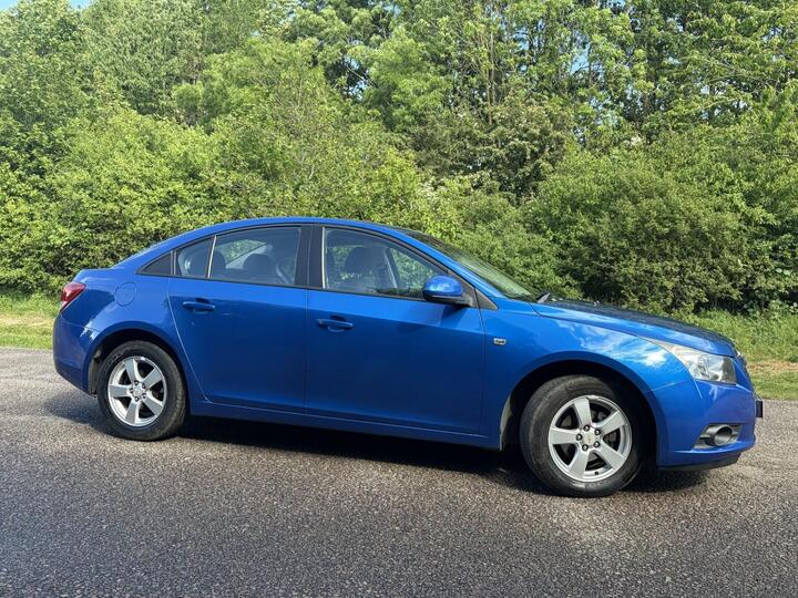 Chevrolet CRUZE 1.6 LS Euro 5 4dr