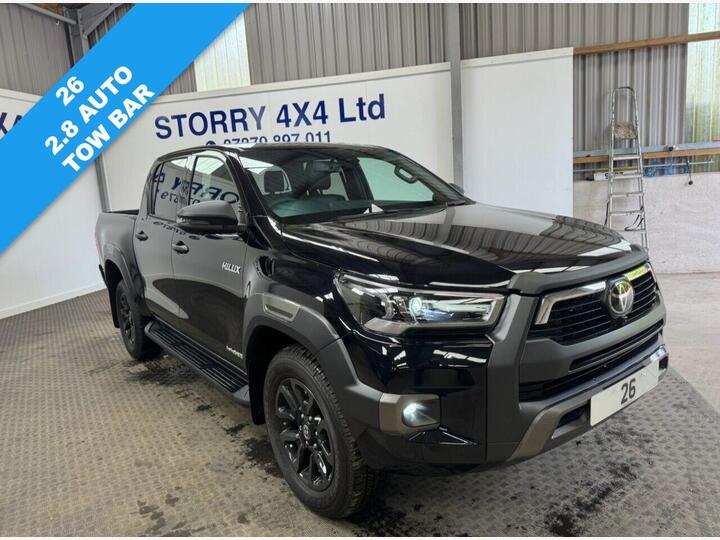 Toyota HI-LUX 2.8 D-4D-h Invincible X Auto 4WD Euro 6 4dr