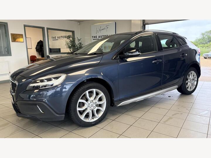 Volvo V40 Cross Country 2.0 D2 Pro Euro 6 (s/s) 5dr