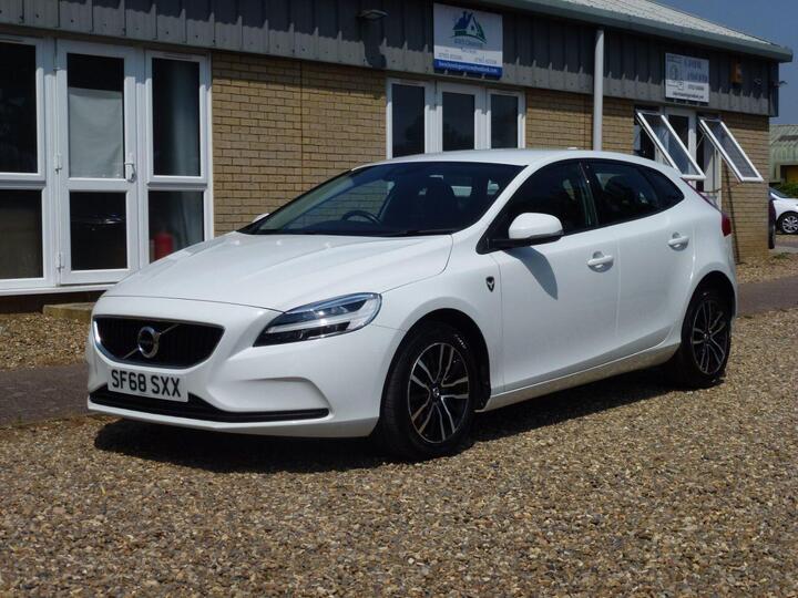 Volvo V40 2.0 T2 GPF Momentum Euro 6 (s/s) 5dr