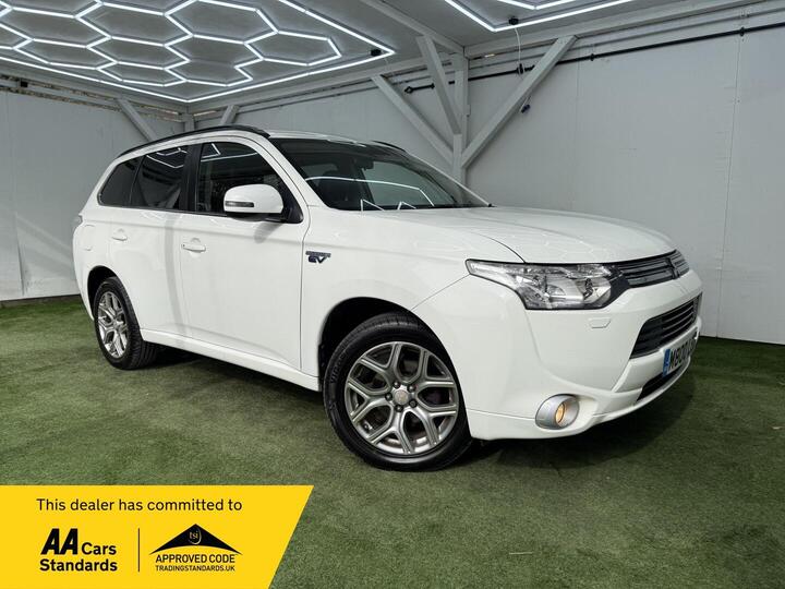 Mitsubishi Outlander 2.0h 12kWh GX4h CVT 4WD Euro 5 (s/s) 5dr Mitsubishi Outlander 2.0h 12kWh GX4h CVT 4WD Euro 5 (s/s) 5dr