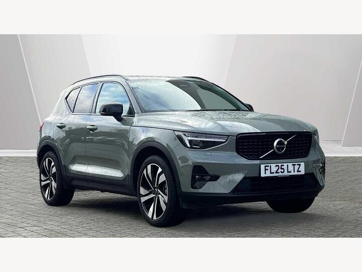Volvo XC40 2.0 B4 MHEV Ultra Dark DCT Auto Euro 6 (s/s) 5dr