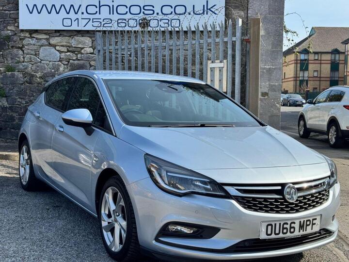 Vauxhall ASTRA 1.6 CDTi BlueInjection SRi Euro 6 (s/s) 5dr Vauxhall ASTRA 1.6 CDTi BlueInjection SRi Euro 6 (s/s) 5dr