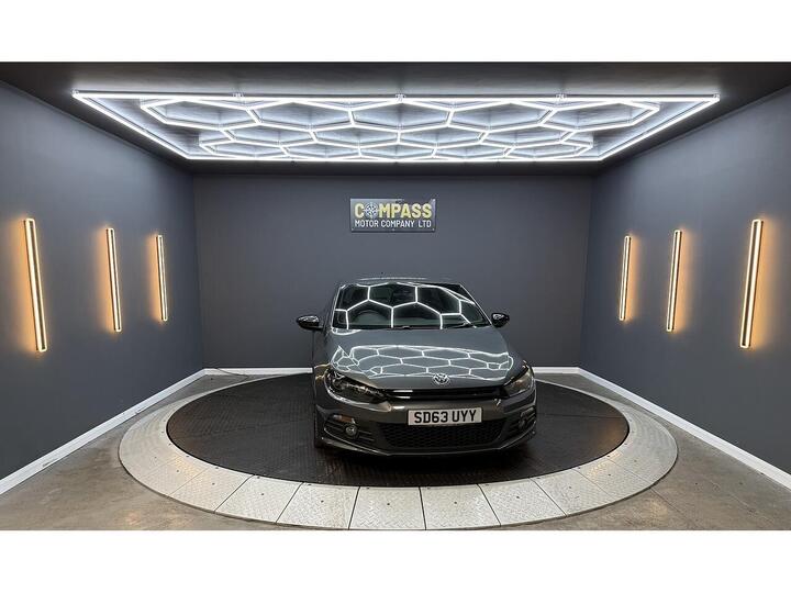 Volkswagen Scirocco 2.0 TDI BlueMotion Tech R-Line Euro 5 (s/s) 3dr (Leather, Nav)