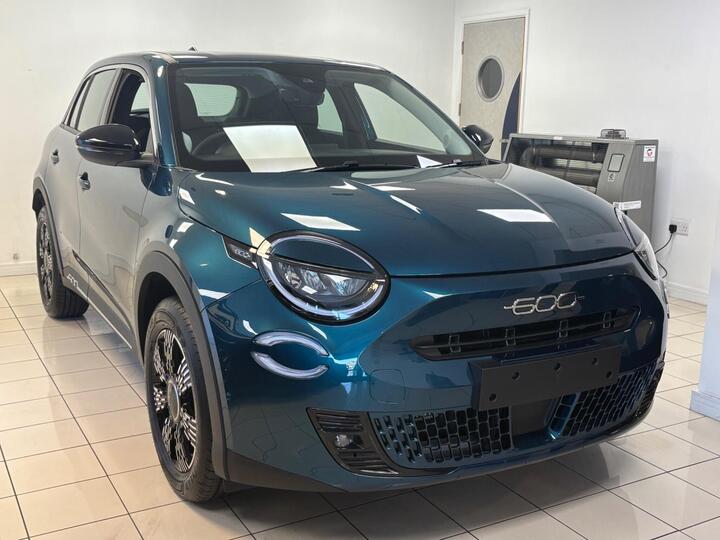 Fiat 600 1.2 MHEV E-DCT Euro 6 (s/s) 5dr