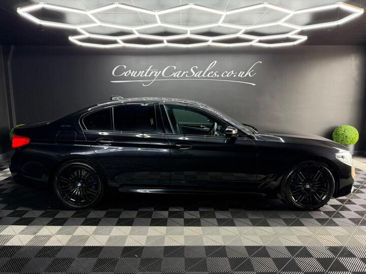 BMW 5 SERIES 2.0 530e 9.2kWh M Sport Auto Euro 6 (s/s) 4dr BMW 5 SERIES 2.0 530e 9.2kWh M Sport Auto Euro 6 (s/s) 4dr