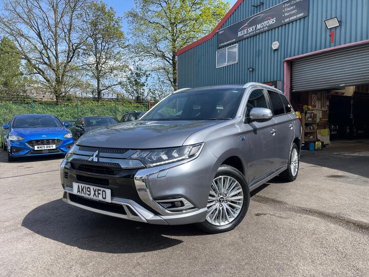 Mitsubishi Outlander 2.4h TwinMotor 13.8kWh 4h CVT 4WD Euro 6 (s/s) 5dr