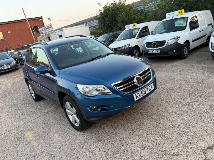 Volkswagen Tiguan 2.0 TDI Escape Auto 4WD Euro 5 5dr