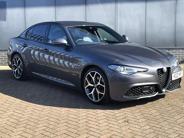 Alfa Romeo Giulia 2.0T Veloce Auto Euro 6 (s/s) 4dr Alfa Romeo Giulia 2.0T Veloce Auto Euro 6 (s/s) 4dr