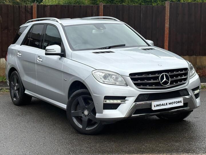 Mercedes-Benz M Class 3.0 ML350 V6 BlueTEC Sport G-Tronic 4WD Euro 6 (s/s) 5dr Mercedes-Benz M Class 3.0 ML350 V6 BlueTEC Sport G-Tronic 4WD Euro 6 (s/s) 5dr