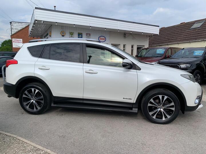 Toyota RAV4 2.2 D-CAT Invincible Auto 4WD Euro 5 5dr