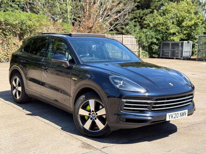 Porsche Cayenne 3.0 V6 E-Hybrid 14.1kWh TiptronicS 4WD Euro 6 (s/s) 5dr (3.6kW Charger) Porsche Cayenne 3.0 V6 E-Hybrid 14.1kWh TiptronicS 4WD Euro 6 (s/s) 5dr (3.6kW Charger)