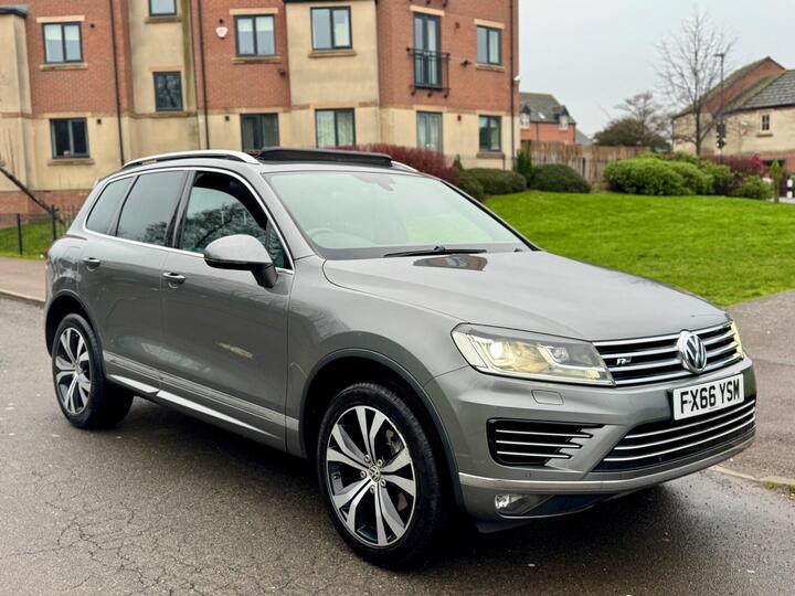 Volkswagen Touareg 3.0 TDI V6 BlueMotion Tech R-Line Tiptronic 4WD Euro 6 (s/s) 5dr