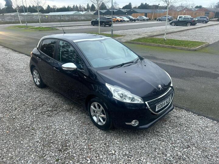 Peugeot 208 1.2 VTi Style Euro 5 5dr