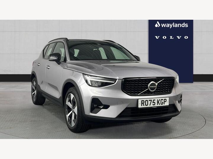 Volvo XC40 2.0 B3 MHEV Plus Dark DCT Auto Euro 6 (s/s) 5dr