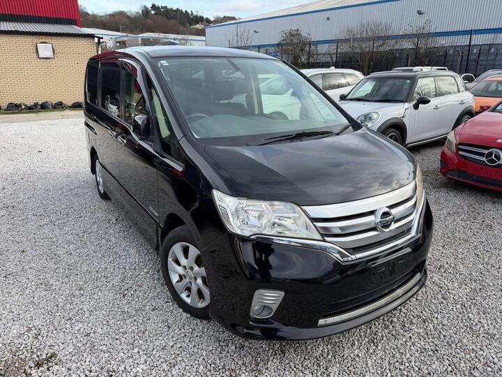 Nissan Serena 2.0 AUTOMATIC Hybrid 8 SEATER