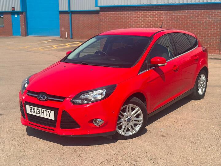 Ford Focus 1.0T EcoBoost Titanium Euro 5 (s/s) 5dr