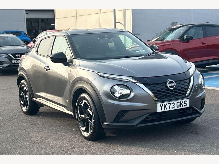 Nissan Juke 1.6 N-Connecta Auto Euro 6 5dr Nissan Juke 1.6 N-Connecta Auto Euro 6 5dr