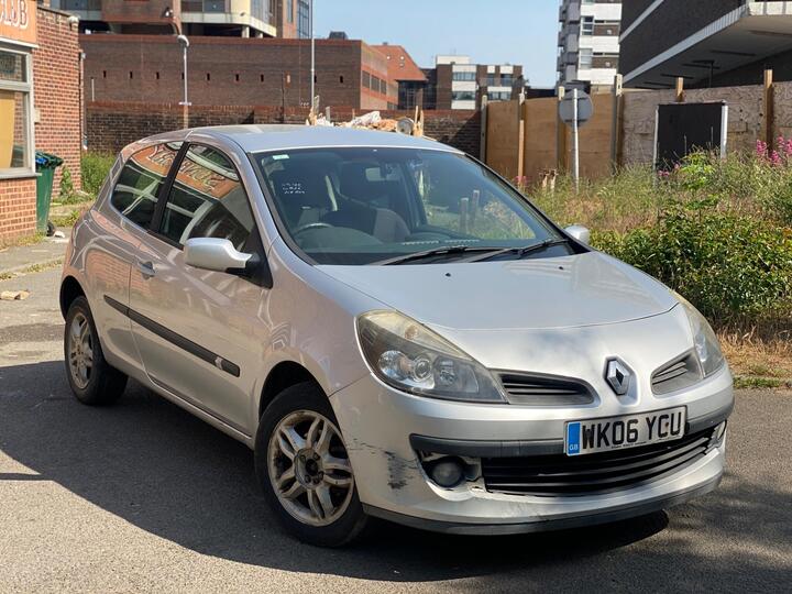 Renault Clio 1.4 16v Dynamique 3dr