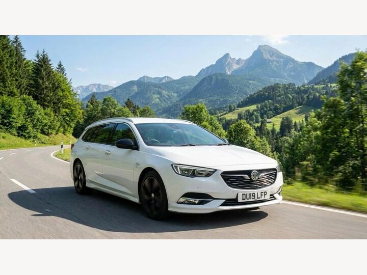 Vauxhall INSIGNIA 2.0 Turbo D BlueInjection SRi VX Line Nav Sports Tourer Auto Euro 6 (s/s) 5dr Vauxhall INSIGNIA 2.0 Turbo D BlueInjection SRi VX Line Nav Sports Tourer Auto Euro 6 (s/s) 5dr