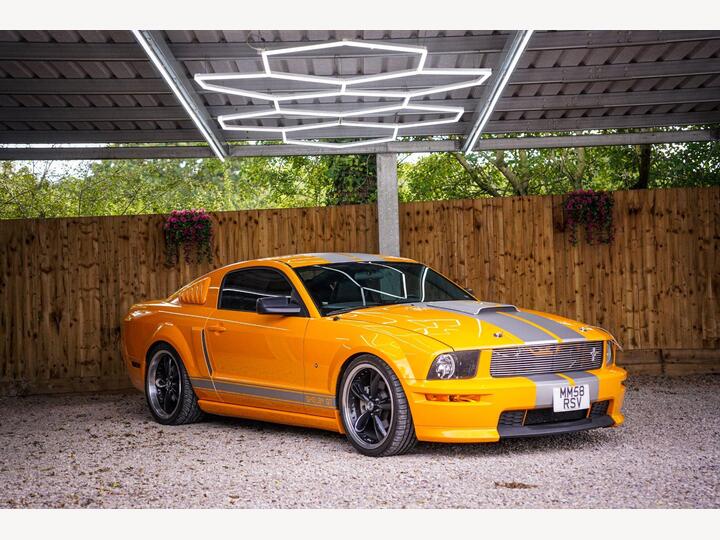 Ford MUSTANG Collector's Piece