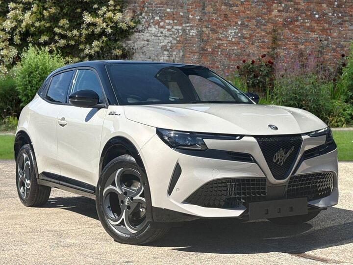 Alfa Romeo Junior 1.2 MHEV Ibrida Sport Speciale E-DCT Euro 6 (s/s) 5dr