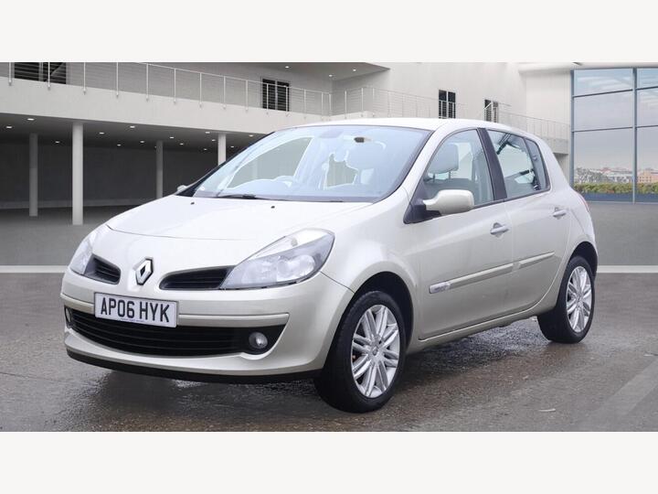 Renault Clio 1.6 VVT Initiale 5dr