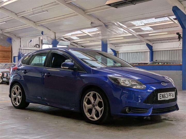 Ford Focus 2.0T EcoBoost ST-2 Euro 5 (s/s) 5dr