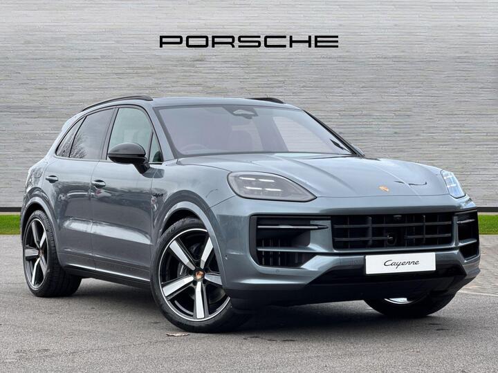 Porsche Cayenne 3.0 V6 E-Hybrid 25.9kWh Black Edition TiptronicS 4WD Euro 6 (s/s) 5dr Porsche Cayenne 3.0 V6 E-Hybrid 25.9kWh Black Edition TiptronicS 4WD Euro 6 (s/s) 5dr