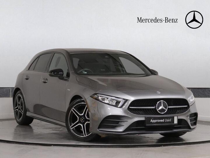 Mercedes-Benz A Class 2.0 A200d AMG Line Edition (Executive) 8G-DCT Euro 6 (s/s) 5dr Mercedes-Benz A Class 2.0 A200d AMG Line Edition (Executive) 8G-DCT Euro 6 (s/s) 5dr