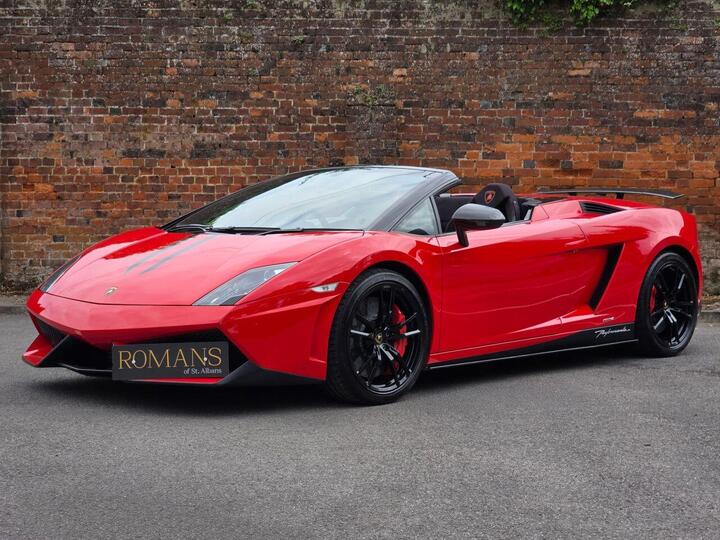 Lamborghini GALLARDO 5.2 V10 LP 570-4 Performante Spyder EGear 4WD Euro 5 2dr Lamborghini GALLARDO 5.2 V10 LP 570-4 Performante Spyder EGear 4WD Euro 5 2dr