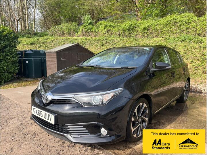 Toyota Auris 1.6 D-4D Design Euro 6 (s/s) 5dr Toyota Auris 1.6 D-4D Design Euro 6 (s/s) 5dr