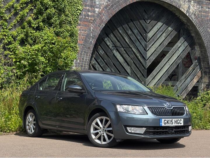 Skoda Octavia 1.6 TDI Elegance DSG Euro 5 (s/s) 5dr