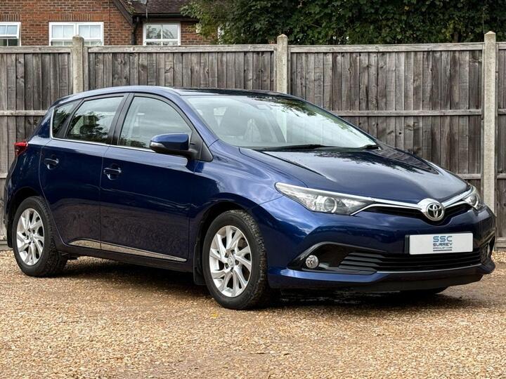 Toyota AURIS 1.2 VVT-i Business Edition Euro 6 (s/s) 5dr (Safety Sense) Toyota AURIS 1.2 VVT-i Business Edition Euro 6 (s/s) 5dr (Safety Sense)
