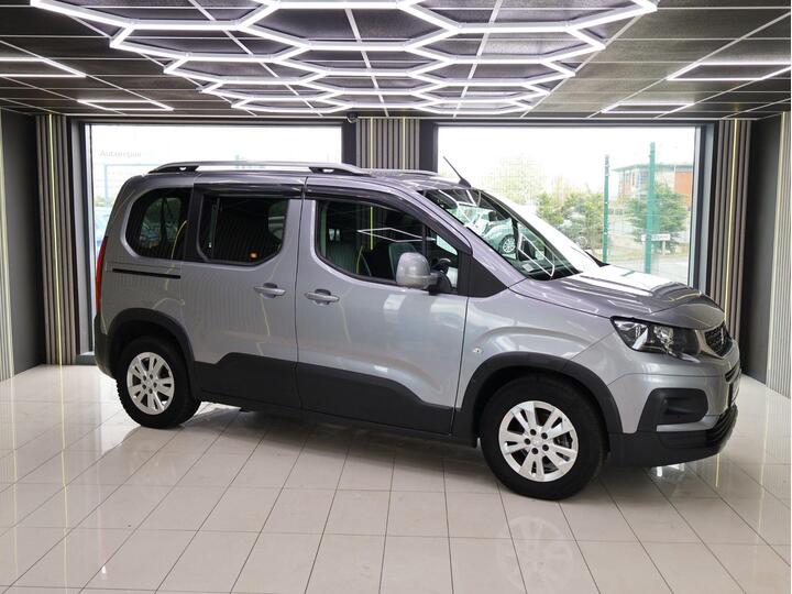 Peugeot RIFTER 1.5 BlueHDi Allure Standard MPV Euro 6 5dr Peugeot RIFTER 1.5 BlueHDi Allure Standard MPV Euro 6 5dr